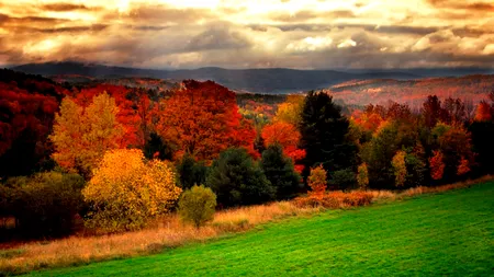 Satul idilic cu peisaje spectaculoase în care turiștii au accesul interzis. Motivul pentru care 900 de locuitori s-au revoltat