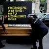 <span style='background-color: #1e73be; color: #fff; ' class='highlight text-uppercase'>EXTERNE</span> Protest împotriva legiferării recunoașterii faciale. Amnesty International France a îngropat VIAȚA PRIVATĂ în Cimitirul Père-Lachaise din Paris