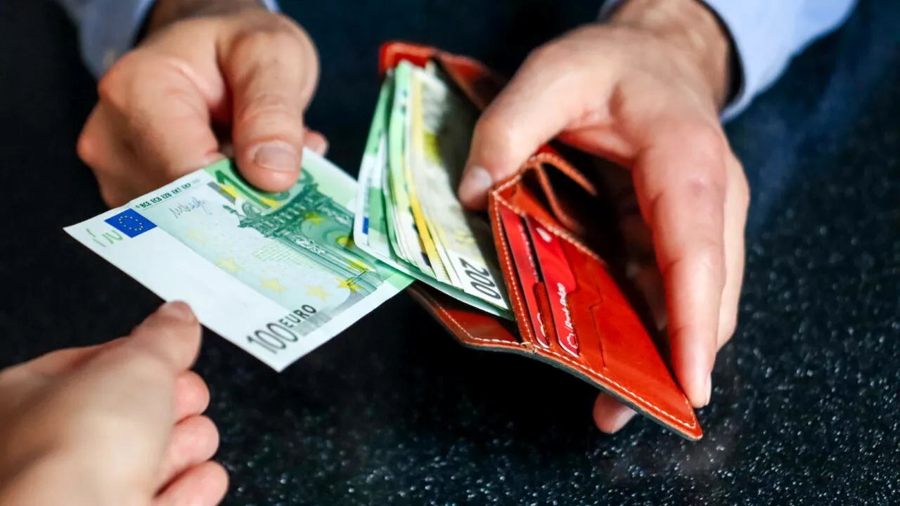 Zodia care primește primă de Paște de la șef. Întoarce banii cu lopata de sărbători