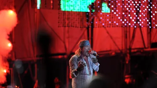 Trupa Guns N' Roses va difuza online unul dintre concertele ei, în scopuri caritabile
