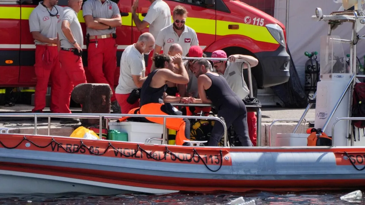 Continuă căutările pasagerilor navei scufundate în apropiere de Sicilia. Ce spun localnicii care erau la fața locului