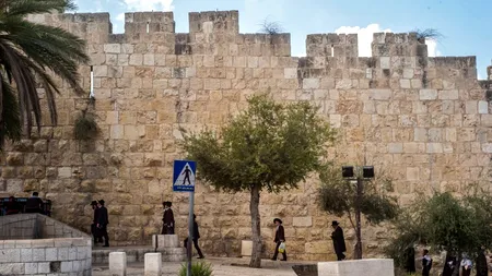 Israel a interceptat 9 vase ce navigau spre Fâșia Gaza și a arestat 90 de persoane, chiar și trei deputați turci. Reacția guvernului de la Ankara