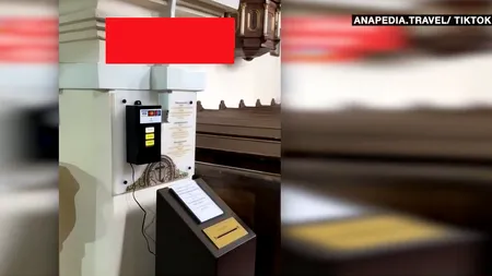 Orașul din România unde credincioșii pot dona bani în cutia mile direct cu cardul. Un POS a fost instalat chiar lângă icoane