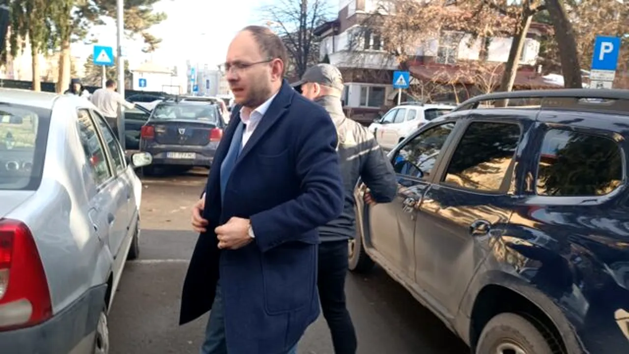 Percheziții DNA la Primăria Botoșani. Primarul Cosmin Andrei, sub control judiciar, după ce „aranjat” un concurs de angajare / Reacția edilului PSD