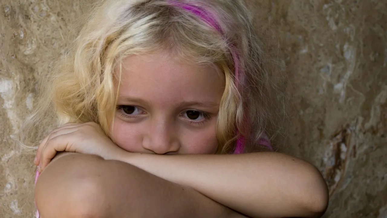 ORFANII de azi, BOLNAVII MINTAL de mâine. EFECTELE asupra sănătății mintale a copiilor instituționalizați în orfelinatele din ROMÂNIA