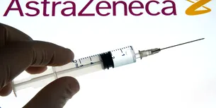 <span style='background-color: #dd3333; color: #fff; ' class='highlight text-uppercase'>SĂNĂTATE</span> AstraZeneca recunoaște că vaccinul său împotriva COVID poate provoca tromboze