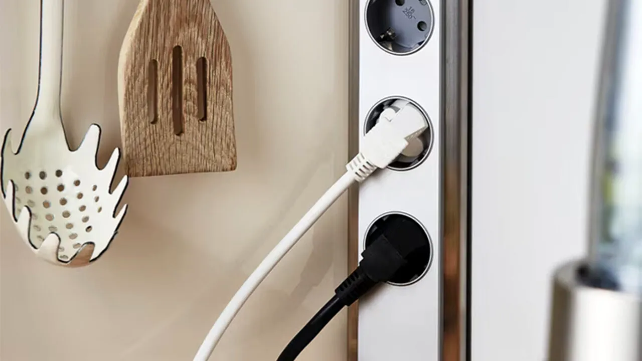 Aparatul din apartament pentru care plătești 50 lei în fiecare lună. Acest electrocasnic consumă într-un minut cât 6 becuri aprinse simultan