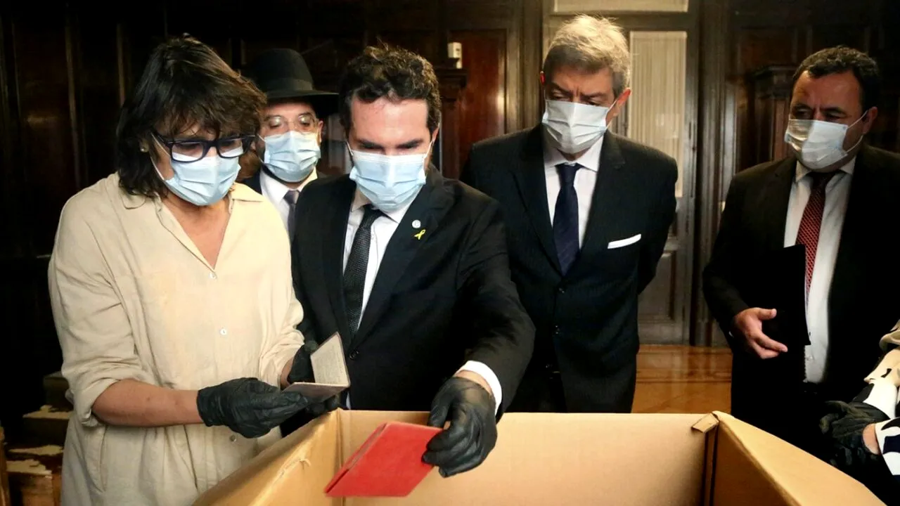 Lăzi cu documente din Germania nazistă, găsite din întâmplare în subsolul Curții Supreme din ARGENTINA