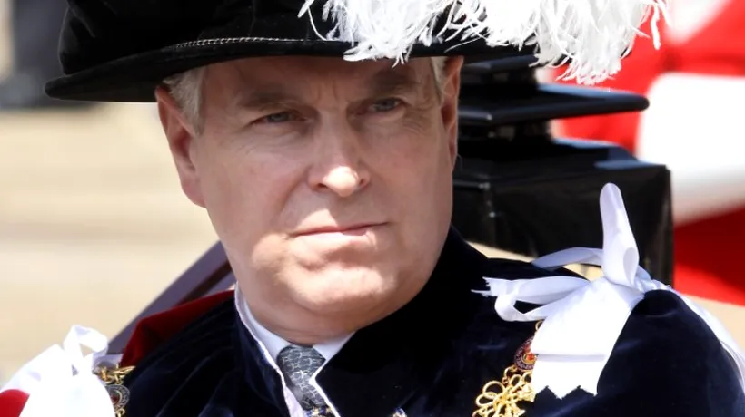 Gafă la Palatul Buckingham: prințul Andrew, chestionat din greșeală de polițiști
