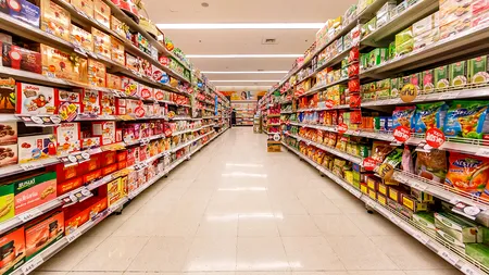 Lanțul de supermarketuri care mărește salariul minim cu aproape 500 de lei și dă zile în plus de concediu