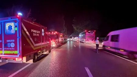 GALERIE FOTO | Un autocar cu aproape 80 de ucraineni, între care mulți copii, s-a ciocnit cu un TIR, pe E85 / Se întorceau din vacanță din Bulgaria / Starea victimelor