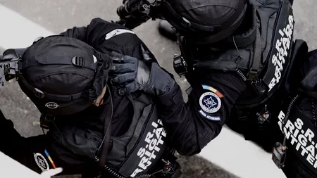 Brigada antitero din SRI, intervenție lângă sediul Guvernului! Troller suspect observat sub o mașină