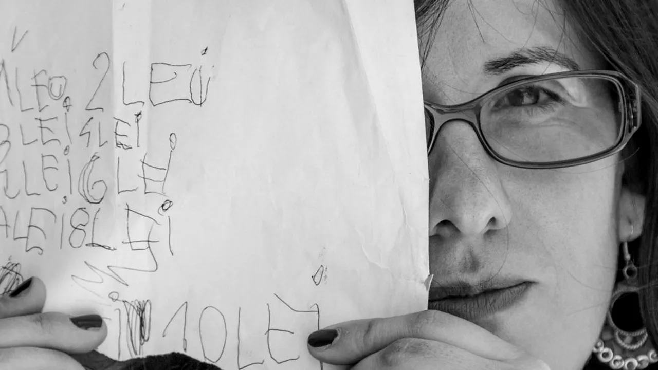 Interviu cu scriitoarea Elena Vlădăreanu, despre cum a luat naștere volumul de poezie ,,Bani. Muncă. Timp liber’’: ,,Mă preocupa această temă a remunerației în lumea artistică și toate întrebările pe care ni le punem’’