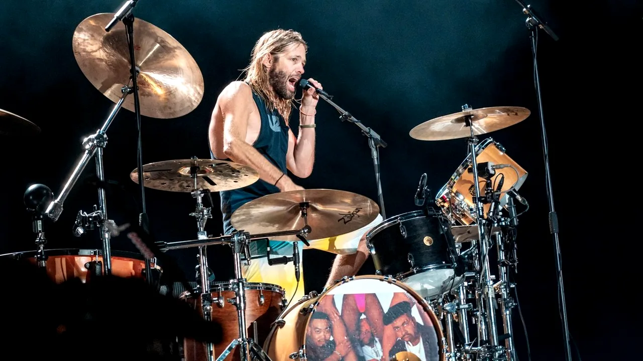 A murit bateristul trupei rock „Foo Fighters”, Taylor Hawkins. Avea 50 de ani