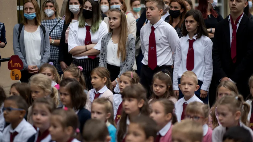 Inspectoratul București a pus la punct începerea anului școlar. În ce scenariu se încadrează Capitala și care elevi vor merge la ore din 14 septembrie!