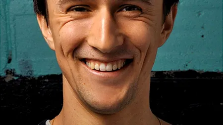 INVENȚIA care îi aduce unui român de 25 de ani UN MILION DE DOLARI ANUAL. Concurează cu softul lui Obama