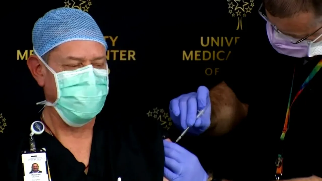 Fake news în direct la TV! Un spital din Texas recunoaște că a „mimat” vaccinarea: A primit doza după - VIDEO
