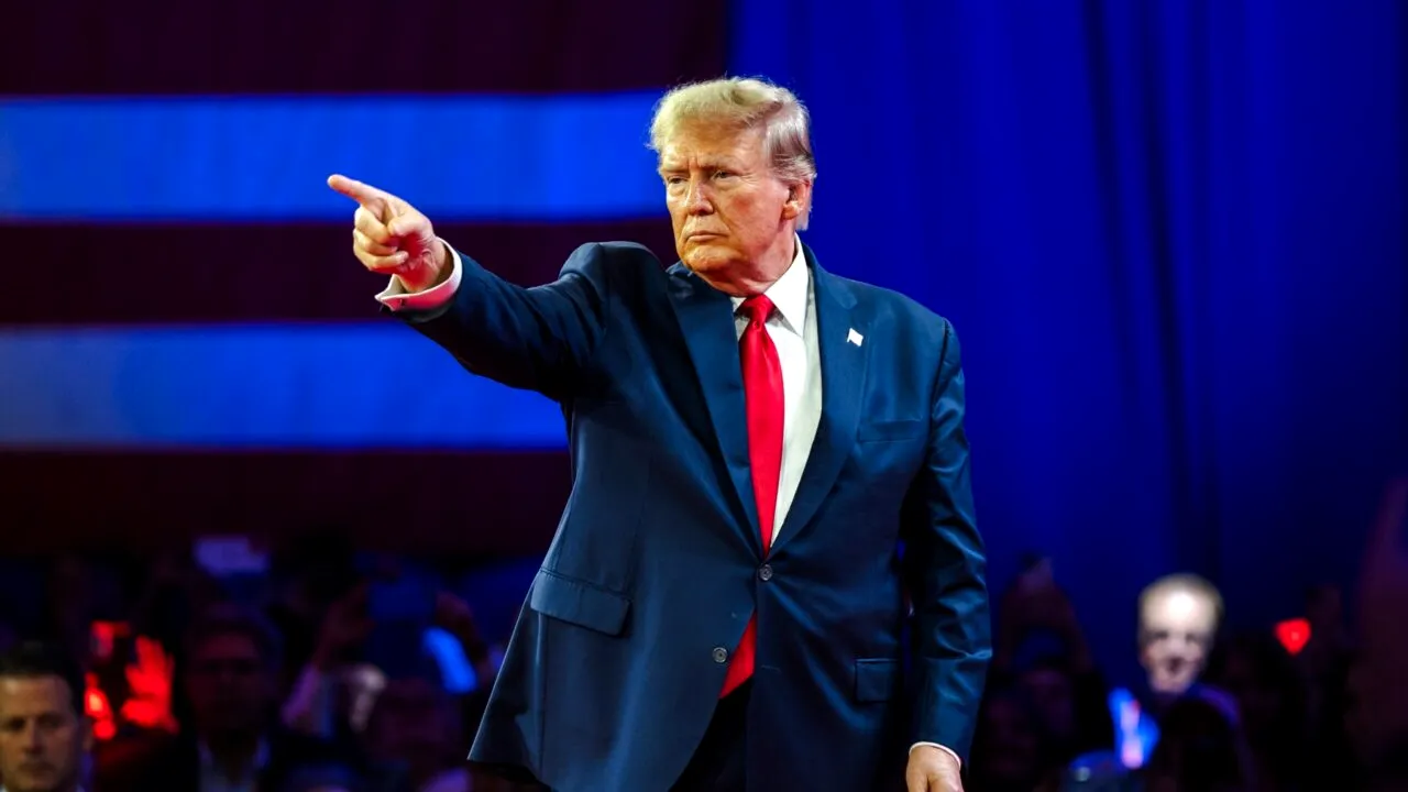 Cine e guvernatorul condamnat la 14 ani de închisoare pentru corupție, GRAȚIAT de Trump? 1.200 de persoane implicate în asaltul Capitoliului, iertate