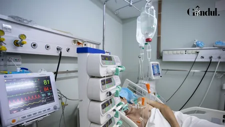 EXCLUSIV | Cât de periculoasă a ajuns infecția cu COVID-19 pentru nevaccinați. Medicii au externat un pacient de 37 de ani crezând că e aproape vindecat și a murit după o săptămână