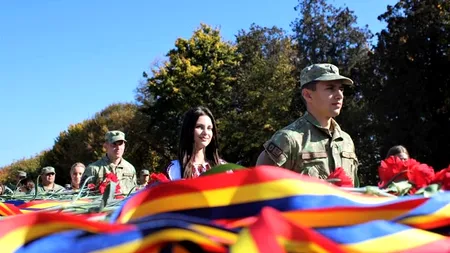 VIDEO - Ziua Armatei Române, sărbătorită marți în toată țara / Klaus Iohannis: România are un loc distinct în cadrul NATO și o calitate incontestabilă de furnizor de securitate în regiunea Mării Negre și pe Flancul Estic al Alianței Nord-Atlantice