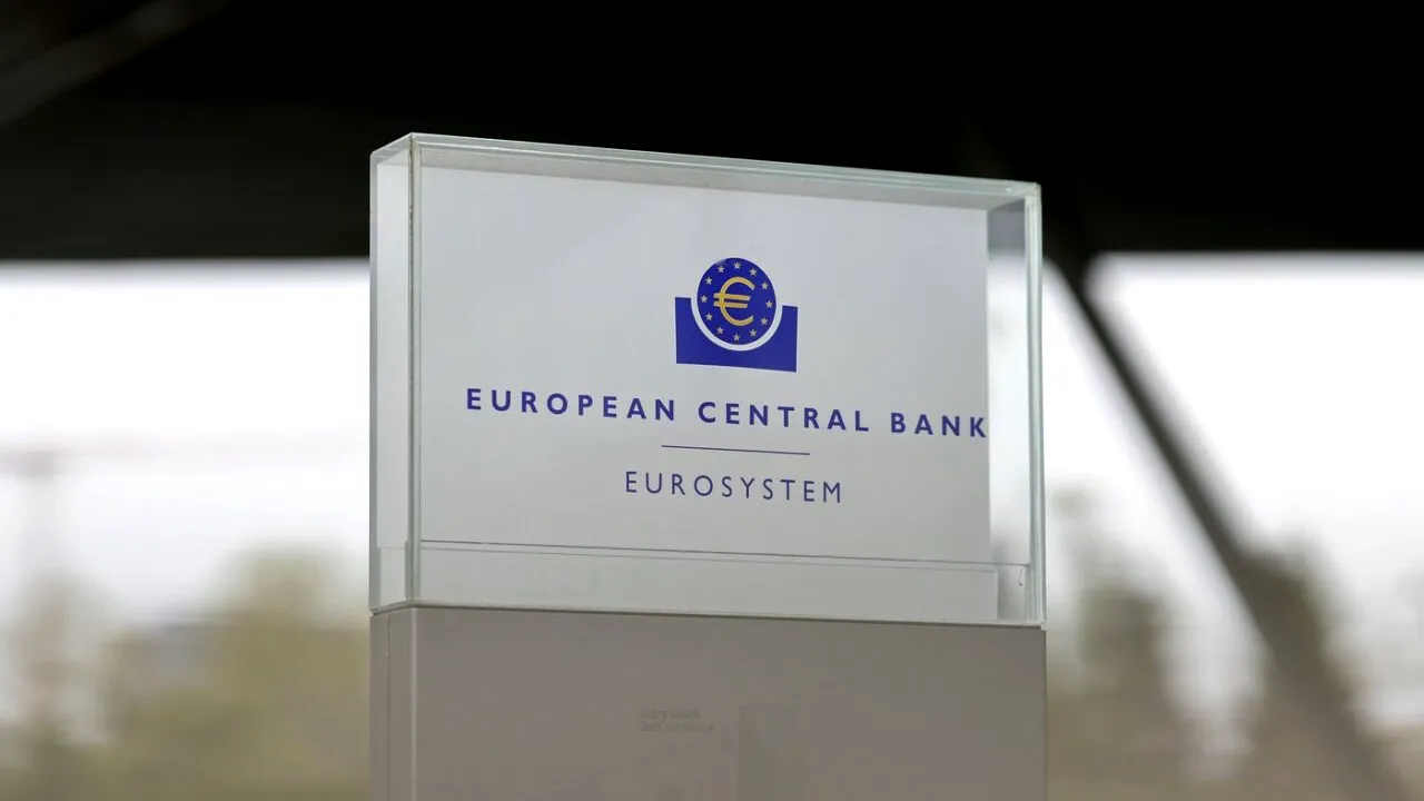 Bloomberg: Mai mulți oficiali de rang înalt din zona euro vor să REDUCĂ numărul de bănci aflate sub supravegherea directă a BCE