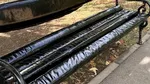 Bănci tapițate cu vinil negru, dedicate comunității LGBTQ+, într-un parc din Timișoara. Reacția dură a judecătoarei Stoicescu