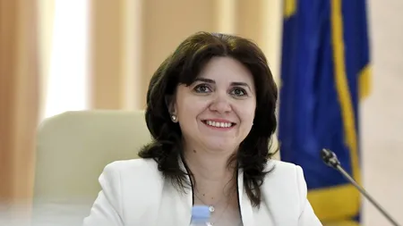 Patru asociații de elevi îi cer demisia ministrului Educației: Nu a rezolvat problema navetei 