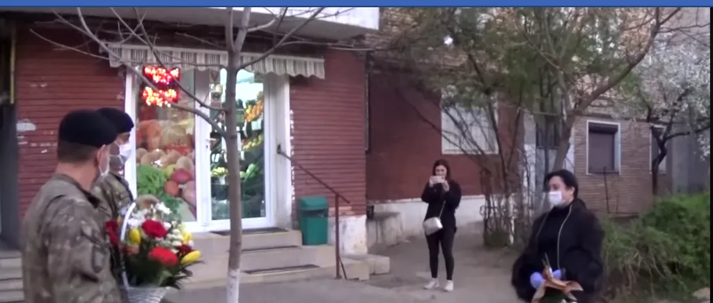 SOLIDARITATE în Galați: Mihaela, asistenta hărţuită de vecini, așteptată cu flori și aplauze de militari | VIDEO