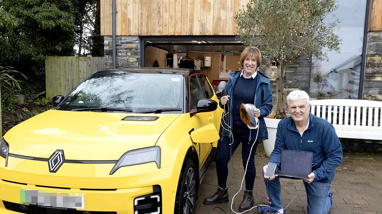 Un cuplu ingenios din Marea Britanie a folosit mașina pentru a alimenta casa în timpul unei pene de curent severe cauzate de o furtună