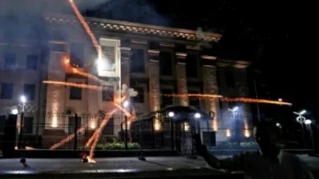 Ambasada Rusiei la Kiev, atacată cu două zile înaintea alegerilor legislative