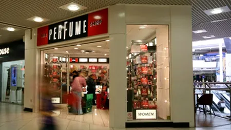 O româncă a fost condamnată la opt luni de închisoare în Franța, pentru furtul a 21 de parfumuri