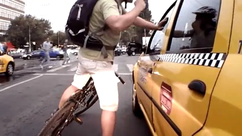 VIDEO: Bătaie în București între un biciclist și un taximetrist