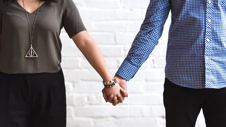 „Ne-am îndrăgostit și ne-am părăsit partenerii, dar acum sunt gelos pe fostul ei iubit