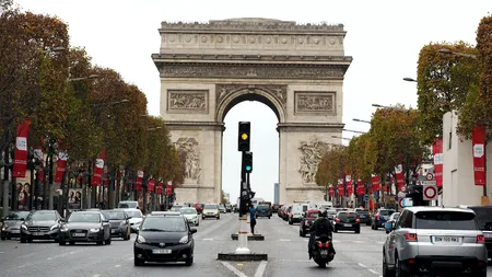 La Paris mașinile circulă ca în România lui Ceaușescu. Decizie disperată a autorităților franceze