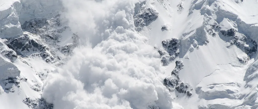 Risc maxim de avalanșe și 2 metri de zăpadă în Munții Făgăraș 