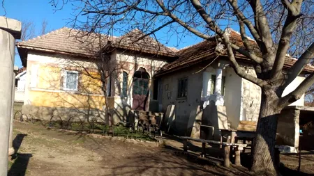 O femeie care și-a scos casa la vânzare, CRITICATĂ pentru că cere un preț prea mic: „Dacă nu ai căpătat-o, o dai. Învie oamenii ăia care au făcut-o”