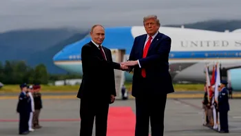 Războiul mut dintre Donald Trump și Vladimir Putin. Ce ascund GESTURILE celor mai puternici oameni ai planetei
