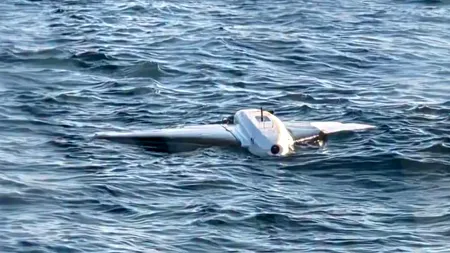 Forțele Navale Române au recuperat o aripă de dronă din apropierea platformei Neptun Alpha