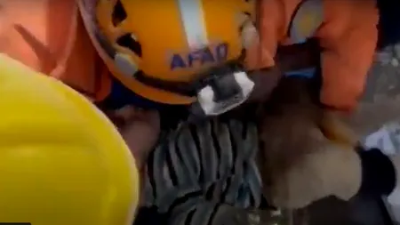VIDEO. Băiețel de doi ani, salvat de sub ruine la 80 de ore după cutremurul DEVASTATOR din Turcia 