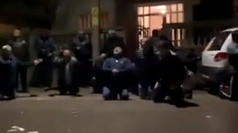IGNORANȚĂ | Zeci de persoane dintr-o comună ignoră ordonanţa militară şi se roagă în grup, pe stradă, pentru a scăpa de „molima de coronavirus” - VIDEO