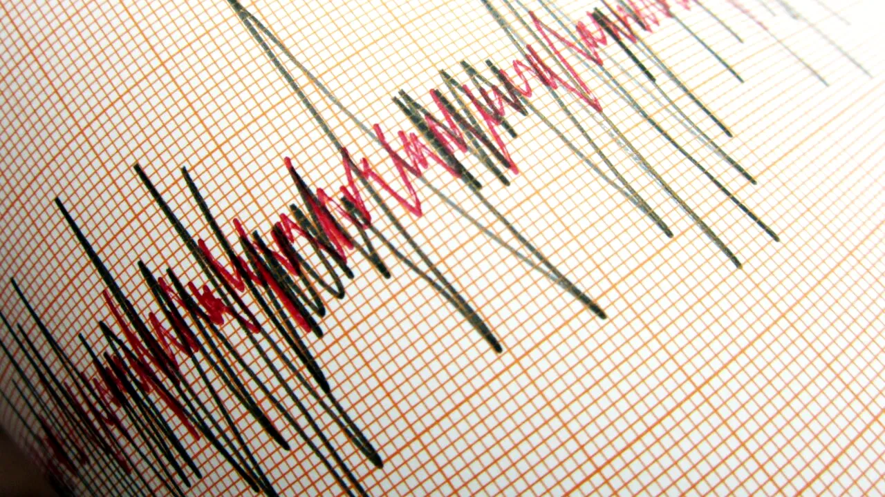 Alertă SEISMICĂ: insula Santorini, zguduită de zeci de cutremure în ultimele 48 de ore