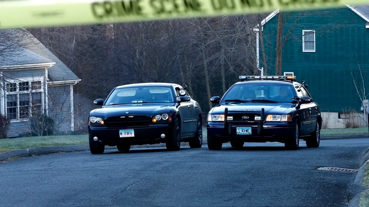 Autorul masacrului din Connecticut era considerat un tip retras, ciudat și demn de milă