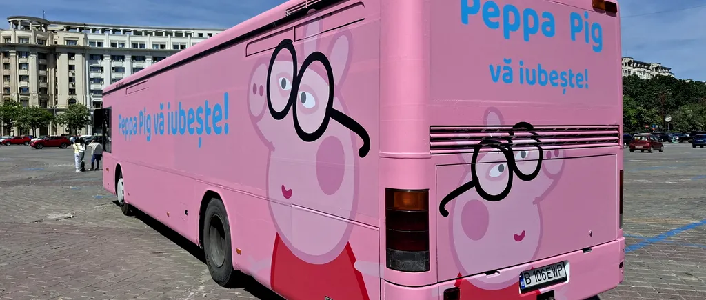 Dacă ești bucureștean, afli că „Peppa Pig te iubește!” de pe un autocar roz care circulă pe străzile Capitalei. Legătura cu Cristian Popescu Piedone