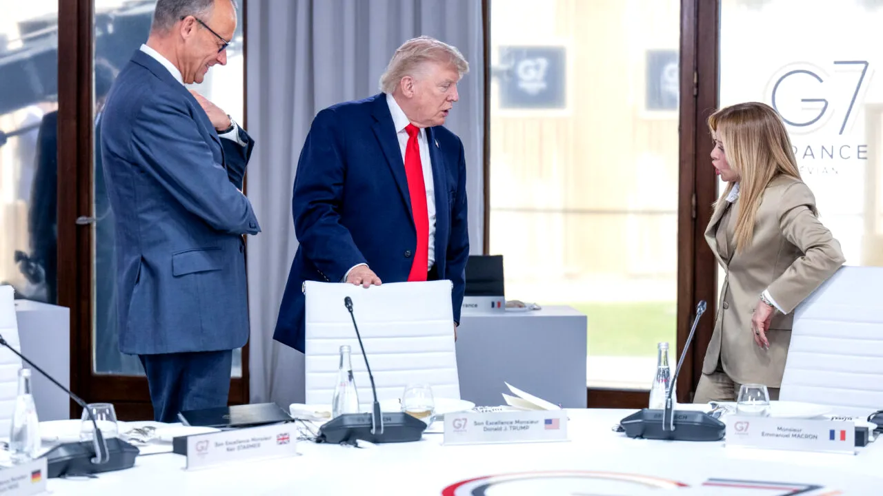 Scandalul fotografiei de la G7 se intensifică. Cum răspunde Donald Trump acuzațiilor premierului italian, Giorgia Meloni