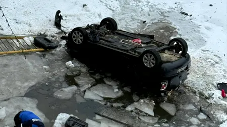 O mașină cu 4 copii în ea a plonjat în râul Bistrița