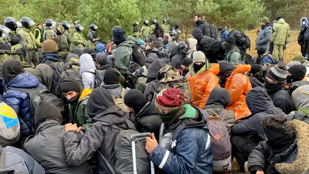 Un copil de un an a murit înghețat la granița dintre Polonia și Belarus