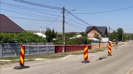 Temperaturile RIDICATE transformă drumurile din Iași în obstacole periculoase / Drum județean, DISTRUS din cauza caniculei