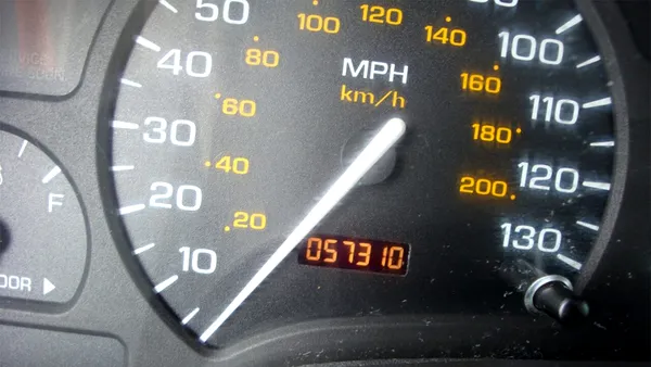 Care sunt cele mai mari riscuri ale mașinilor second-hand provenite din import. În România cele mai multe vehicule au kilometrajul modificat