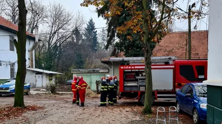 FOTO | Incendiu la Spitalul de Psihiatrie din Gătaia. Zeci de pacienți evacuați după ce un pacient a dat foc unei saltele