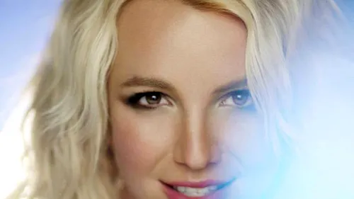 Britney Spears și-a schimbat look-ul. FOTO